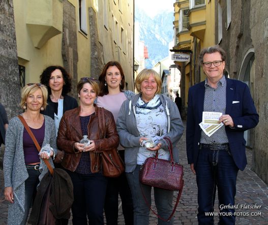 Gewinnerinnen bei der Langen Einkaufsnacht in Hall 