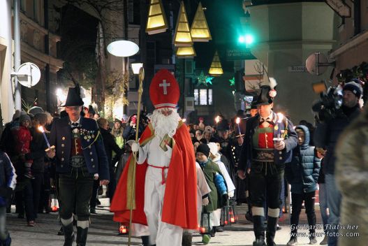 Nikolaus-Einzug 2016 in Hall in Tirol